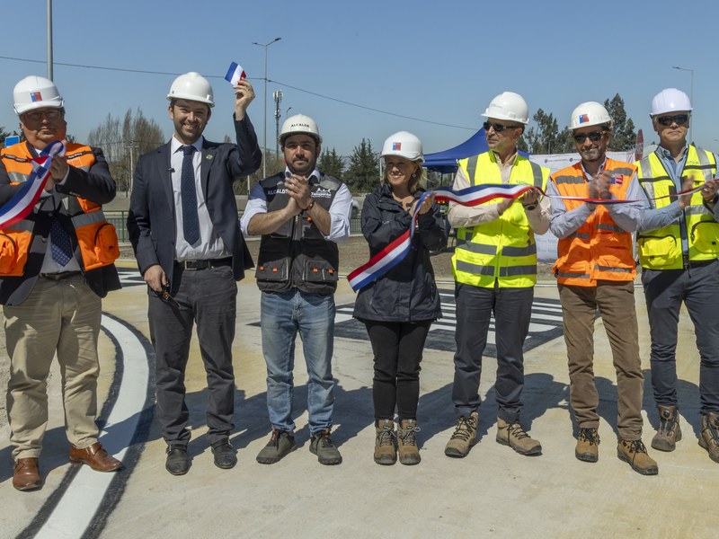 Registro fotográfico de la inauguración del nuevo acceso desde la Ruta 78 en Talagante