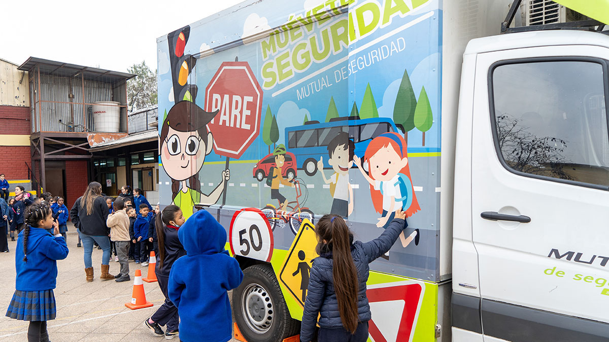 Ruta 78 imparte charla sobre educaciòn vial en escuela de cerrillos 